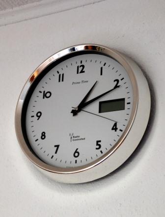 Junghans Mega Funk-Wanduhr